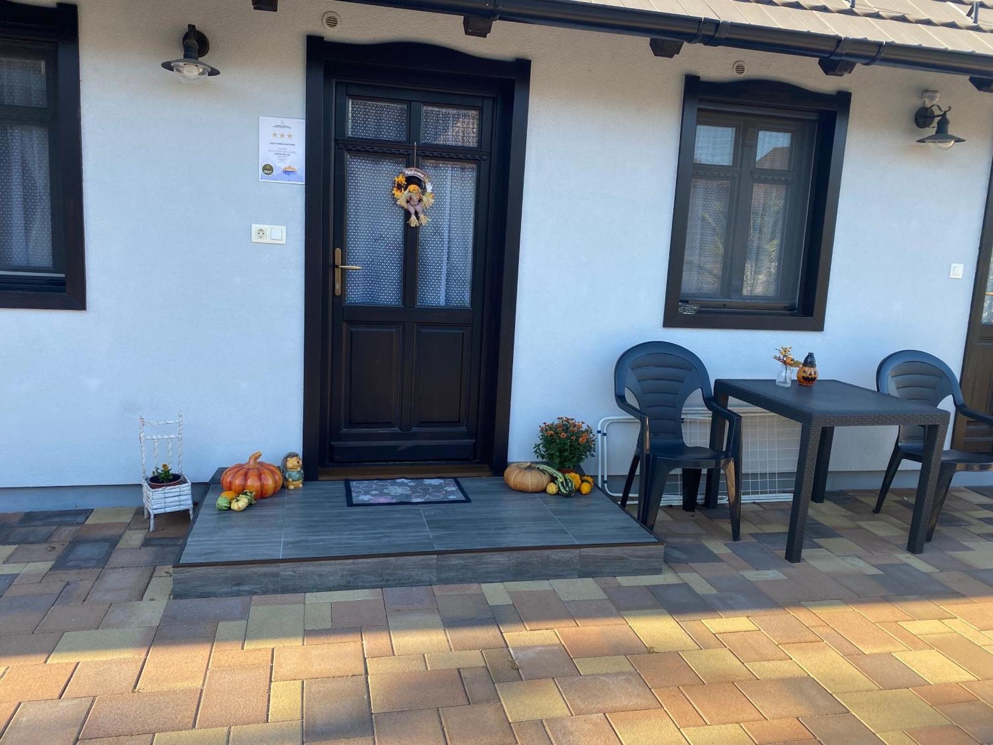 Hauptman Apartman Nagyatad Luaran gambar